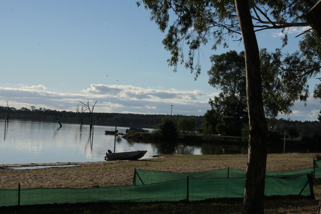 Lake Fyans Holiday Park Extérieur photo